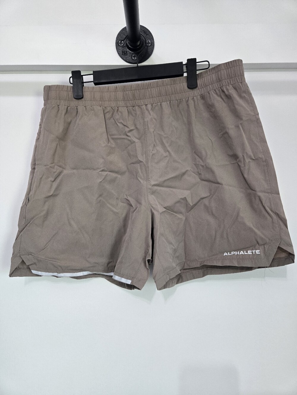 Alphalete Men’s Training Shorts Taupe Beige Size XL